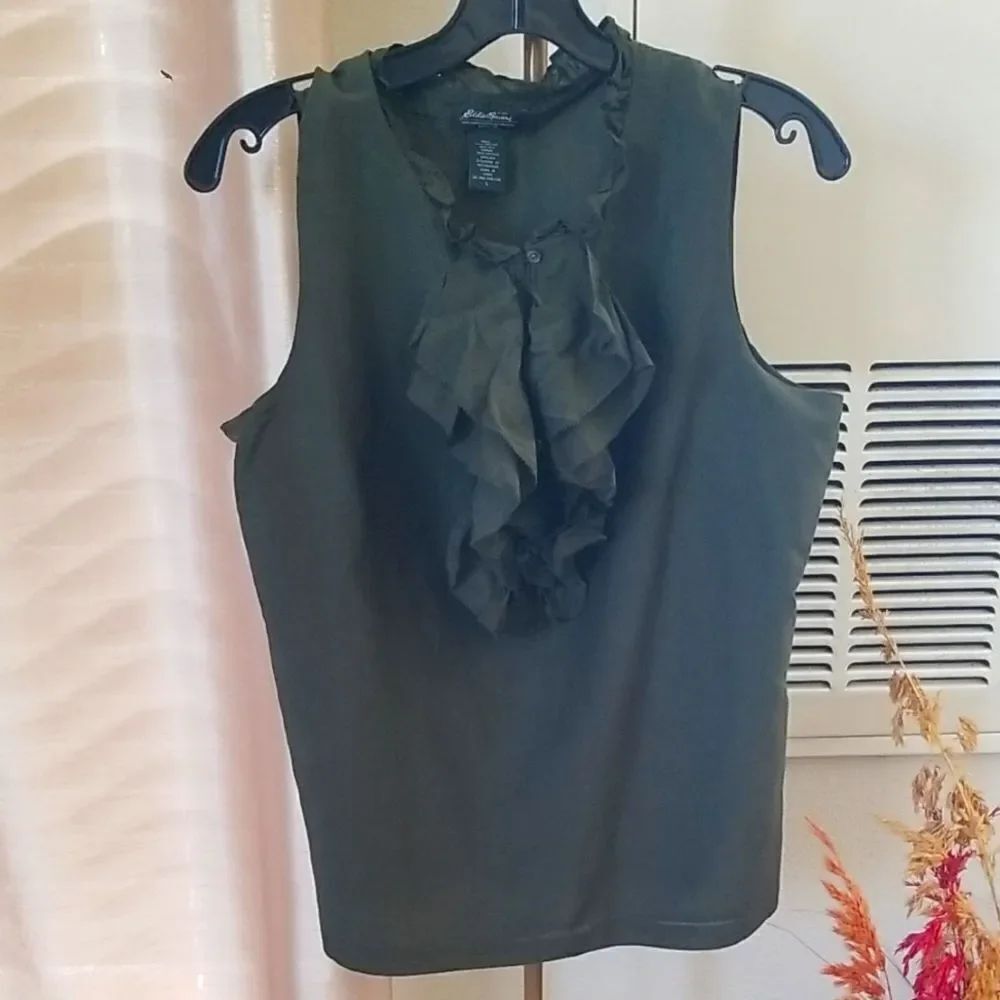 Eddie Bauer Olive Green Ruffle Sleeveless Top Wmn's size Large